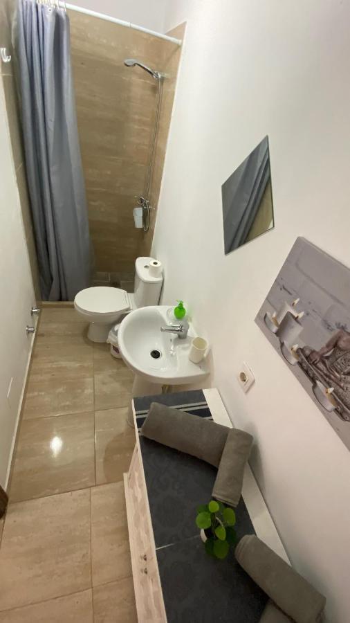Mini House Nane Apartment ปลายาออนดา ภายนอก รูปภาพ
